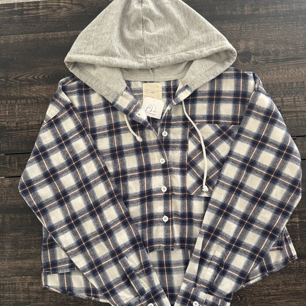 TGLA Plaid Oversized Crop Flannel with Hoodie | Size Medium | NWT